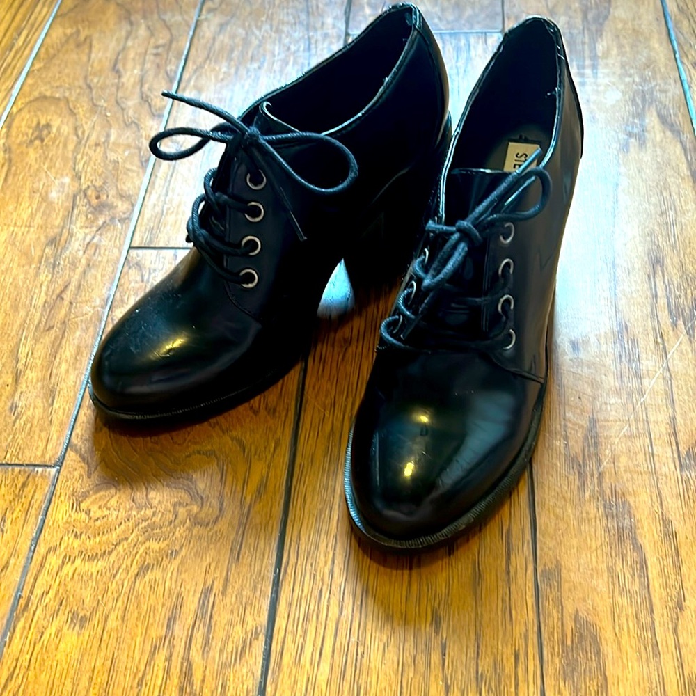 Steve Madden size 8 Schoolgirl lace up booties